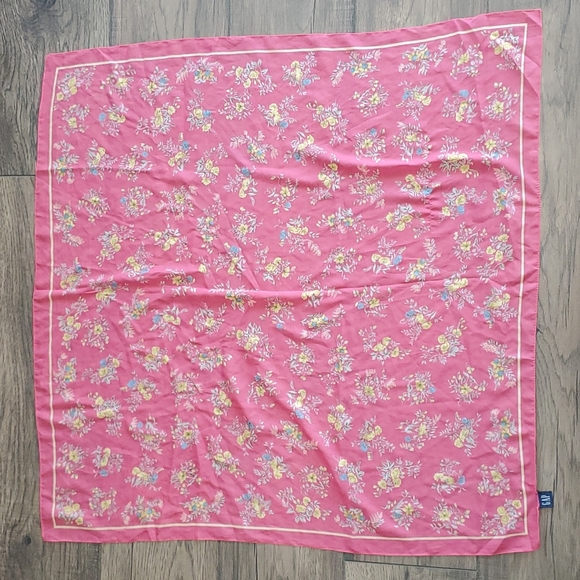 VINTAGE GAP SCARF *Like New Condition! - Picture 1 of 3